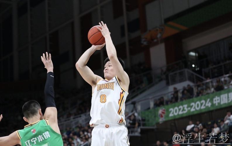 张宁开局手感火热,干拔三分命中空心 张宁开局手感火热,干拔三分命中空心